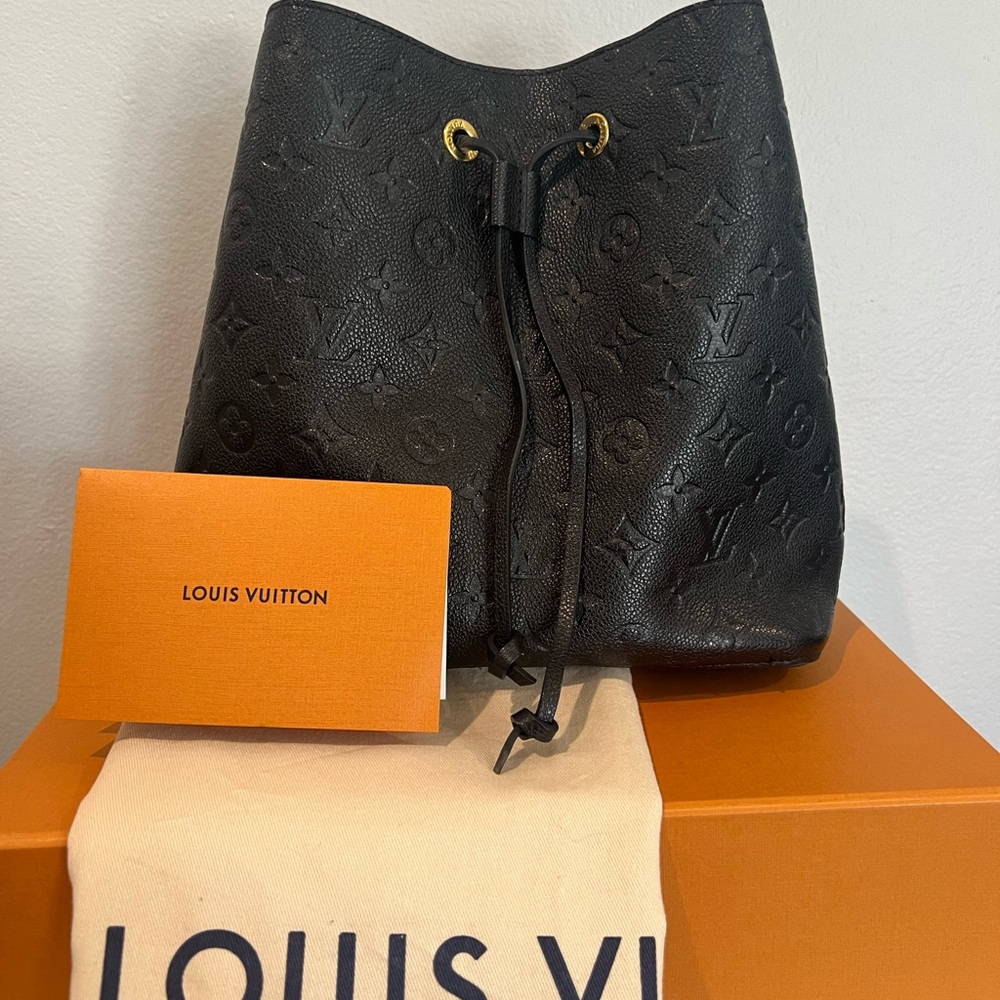 Authentic LV NeoNoe Bucket Bag